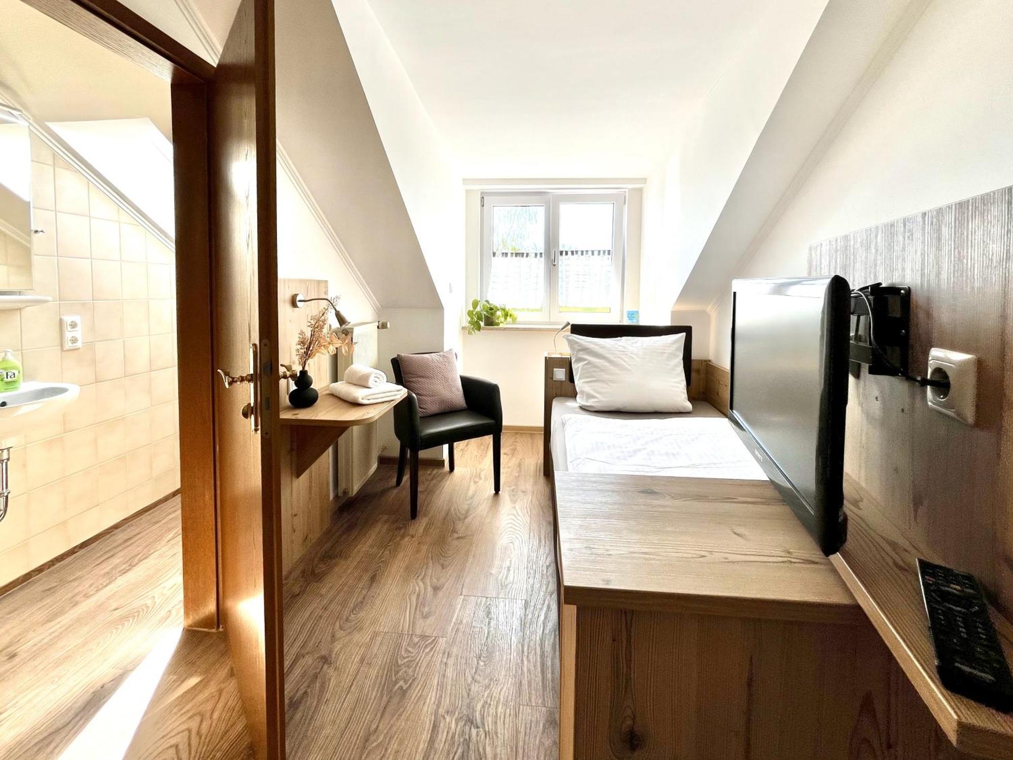 Gastwirtschaft & Hotel Doll Markt Indersdorf Zimmer foto