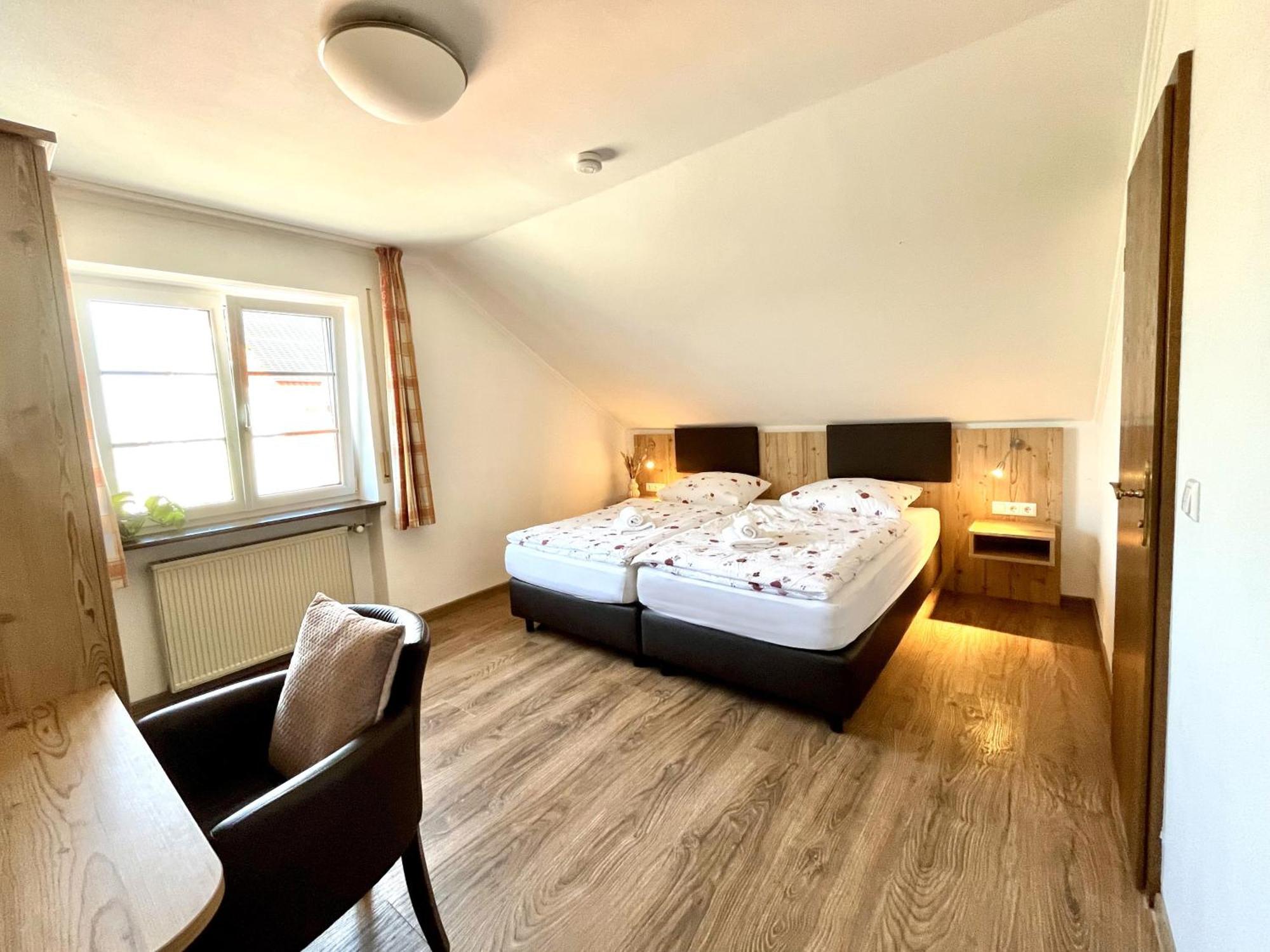 Gastwirtschaft & Hotel Doll Markt Indersdorf Zimmer foto